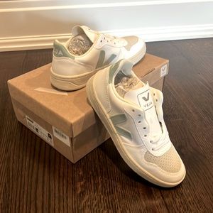 VEJA V-10 Sneaker NWT! Size 35, White Matcha